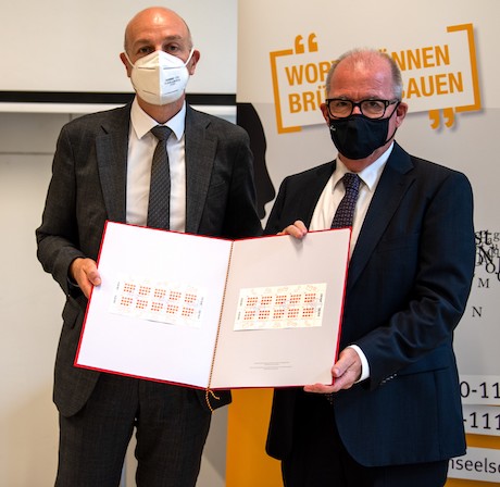 Präsentation der Sonderbriefmarke TelefonSeelsorge in Berlin